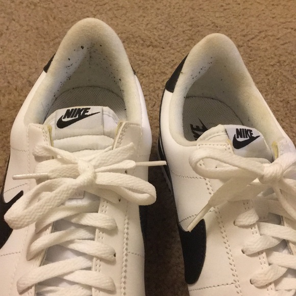 Nike’s - Picture 4 of 4